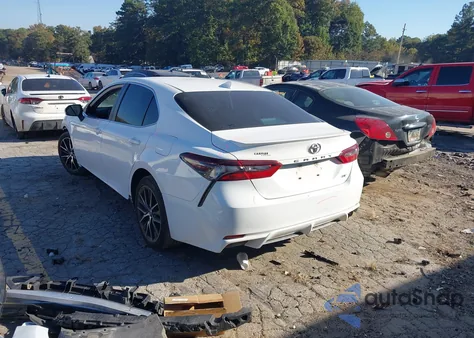 2021 Toyota Camry Se z USA, uszkodzony, nr VIN 4T1G11AK8MU599922